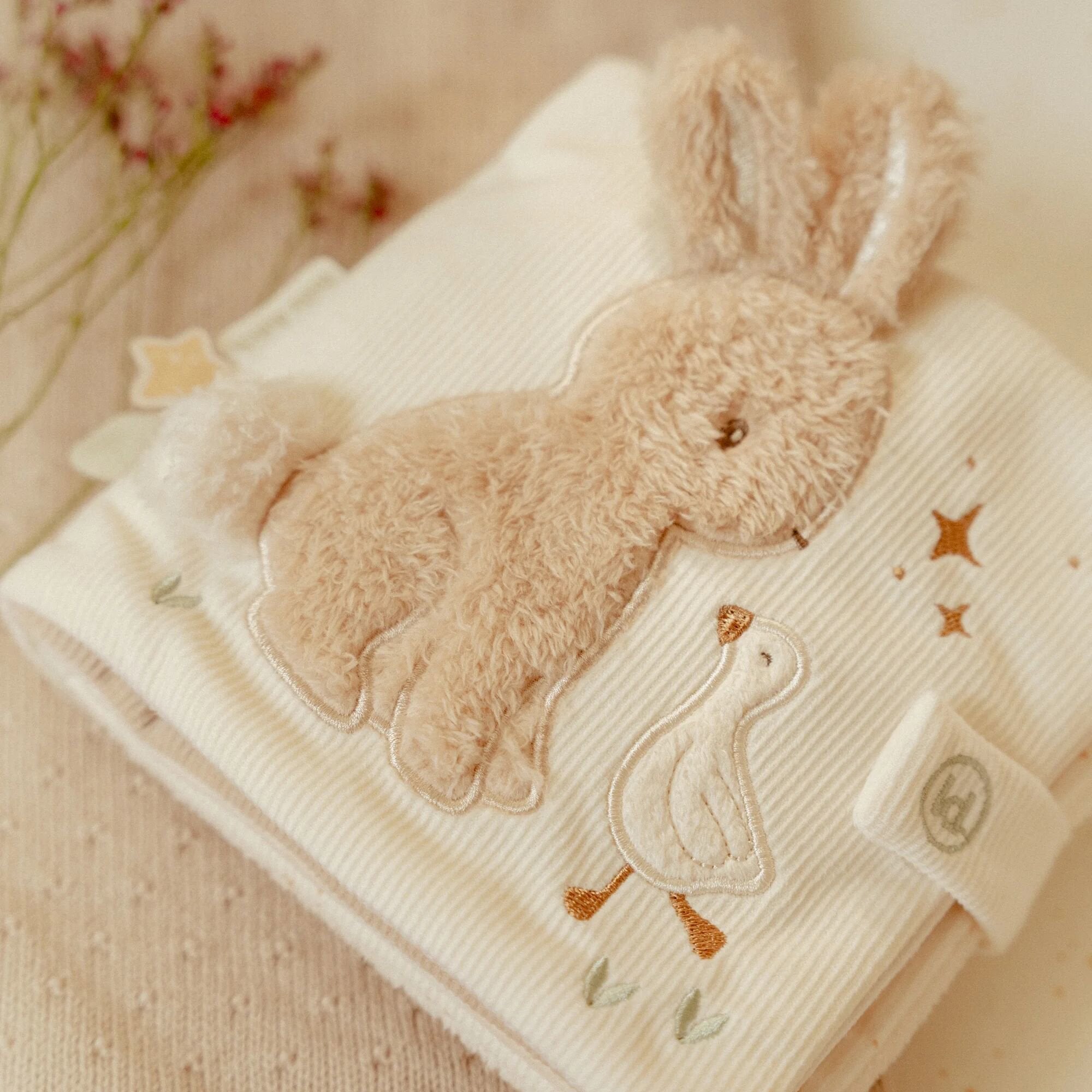 Little Dutch Activity Booklet Newborn Naturals lifestyle