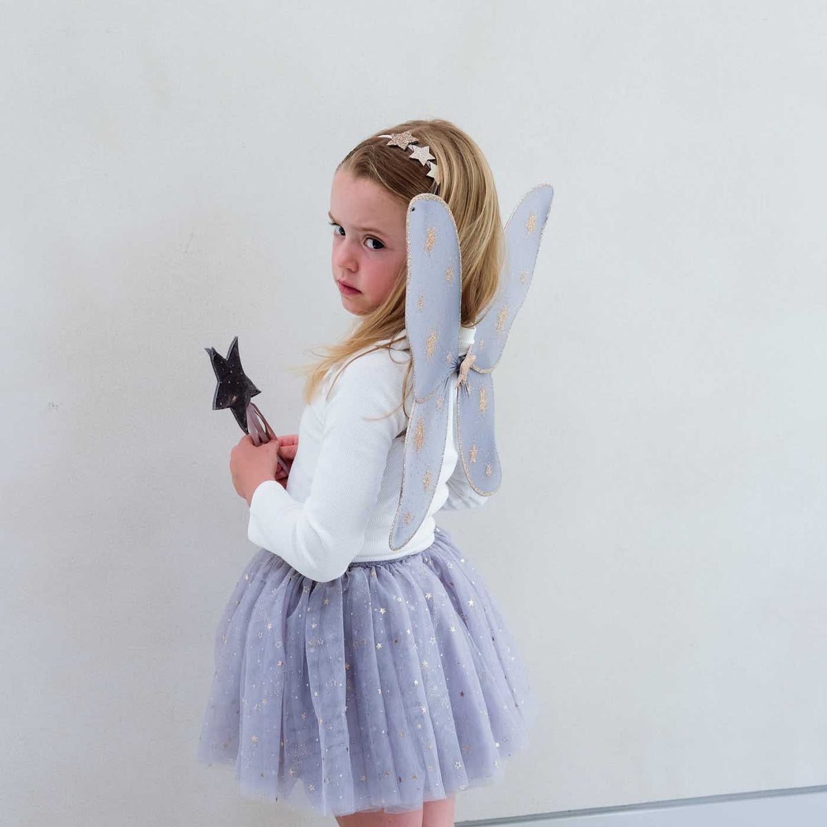 Mimi & Lula Griselda grey velvet star wand for kids' dress-up – image 3