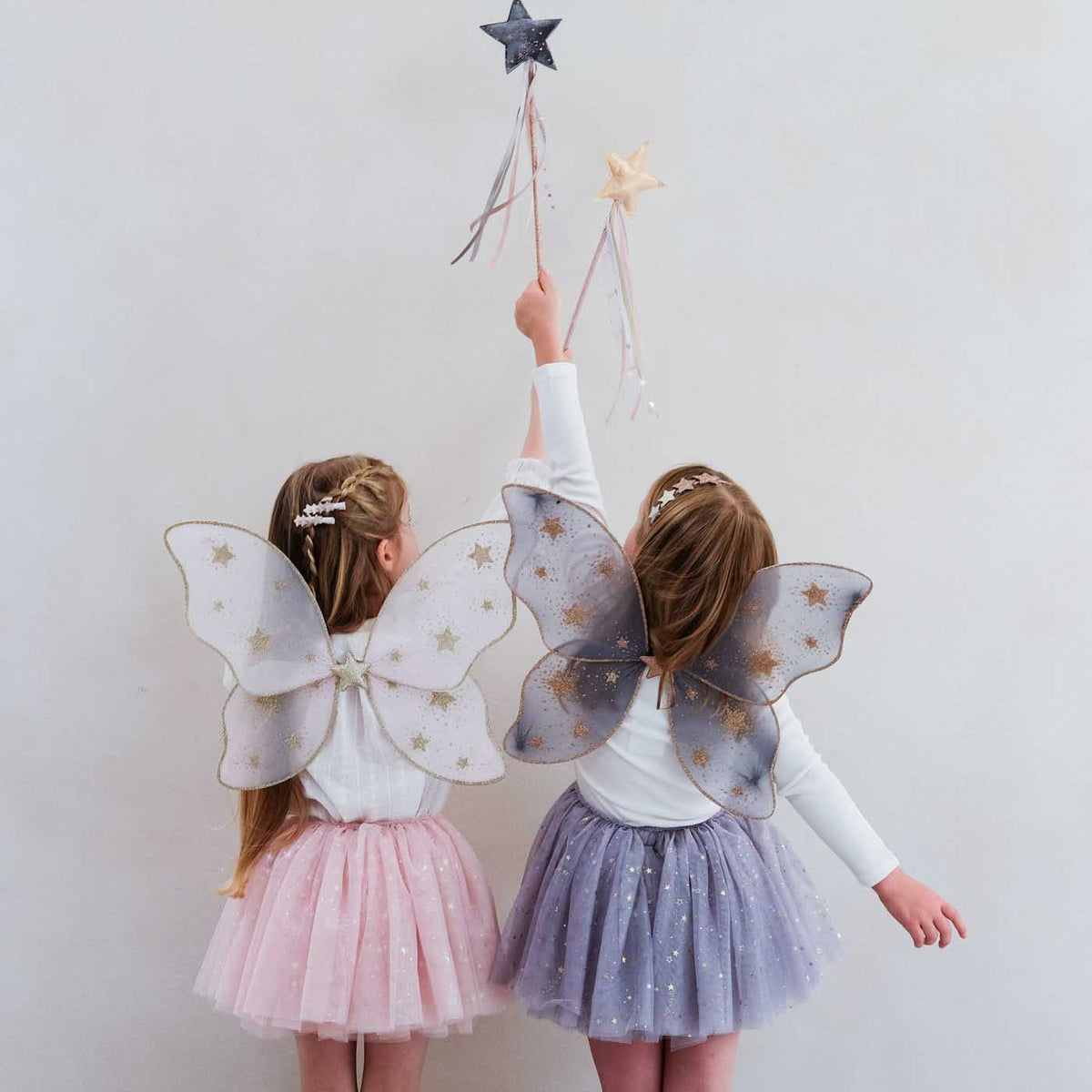 Mimi & Lula Griselda grey velvet star wand for kids' dress-up – image 5