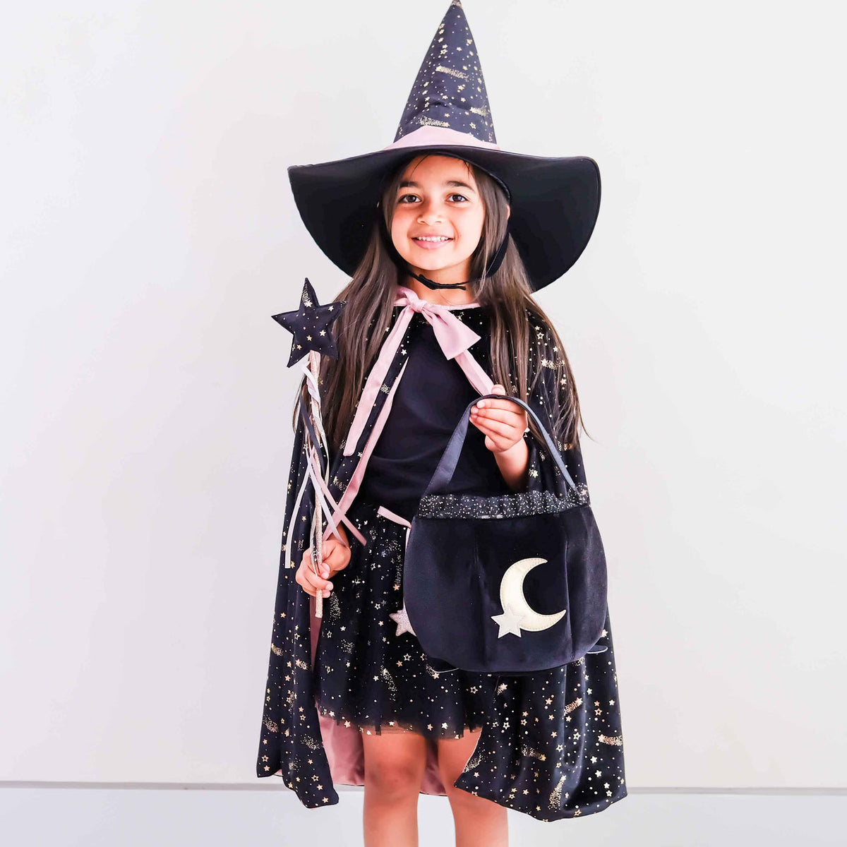 Mimi & Lula black velvet cauldron trick or treat bag for kids – image 2