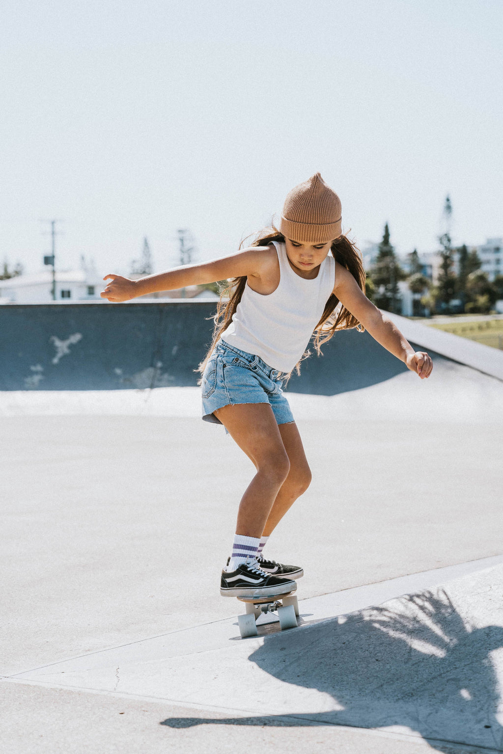 Banwood cream kids' skateboard, wooden cruiser deck for children