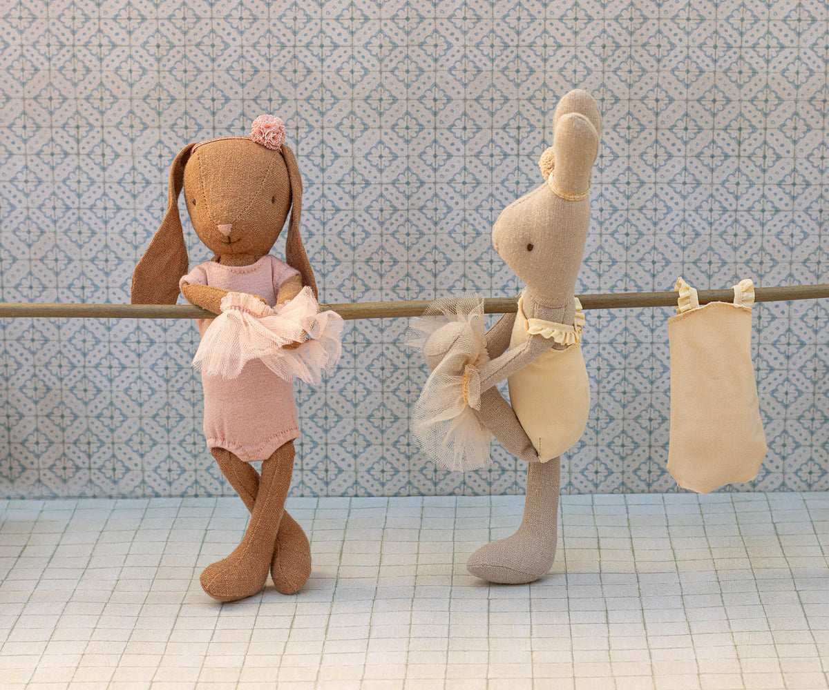 Maileg Bunny, Size 1 - Chocolate brown - Ballet suit and skirt rose