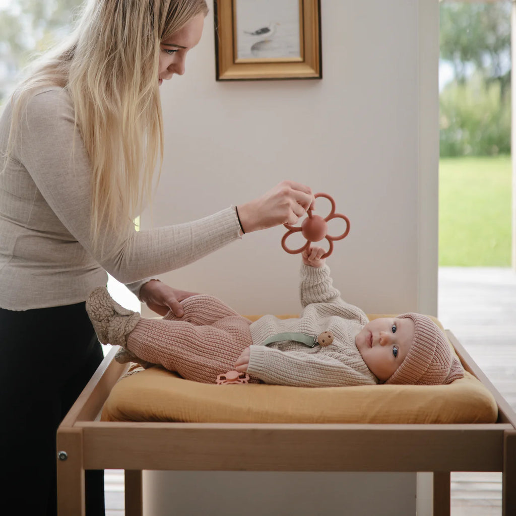 Mushie Daisy Rattle Teether - Dusty Rose