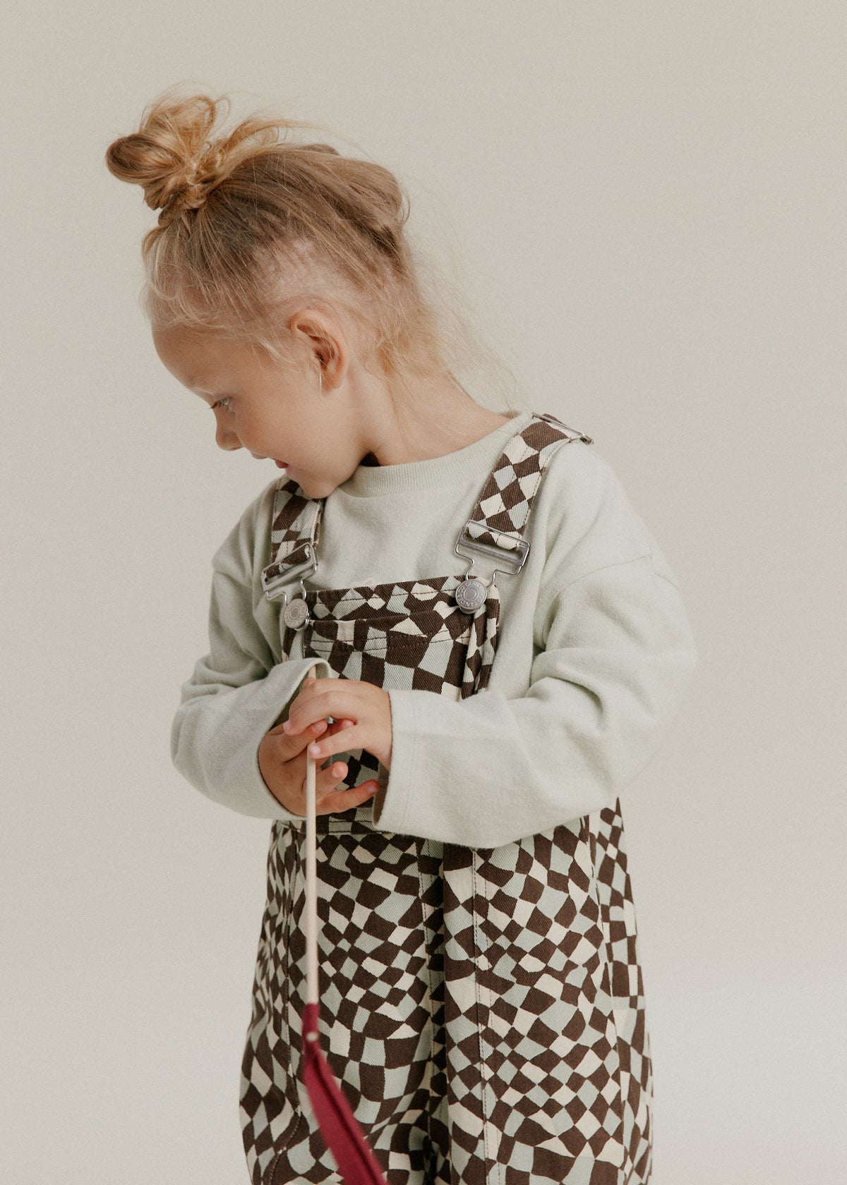 Claude & Co Blythe warped checkerboard dungaree for kids, organic cotton – image 5