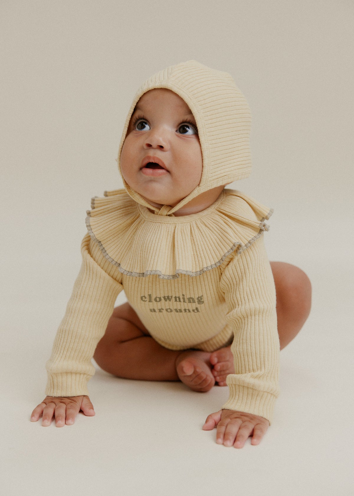 Claude & Co Clowning Around yellow ribbed baby bodysuit with frilled collar – image 2