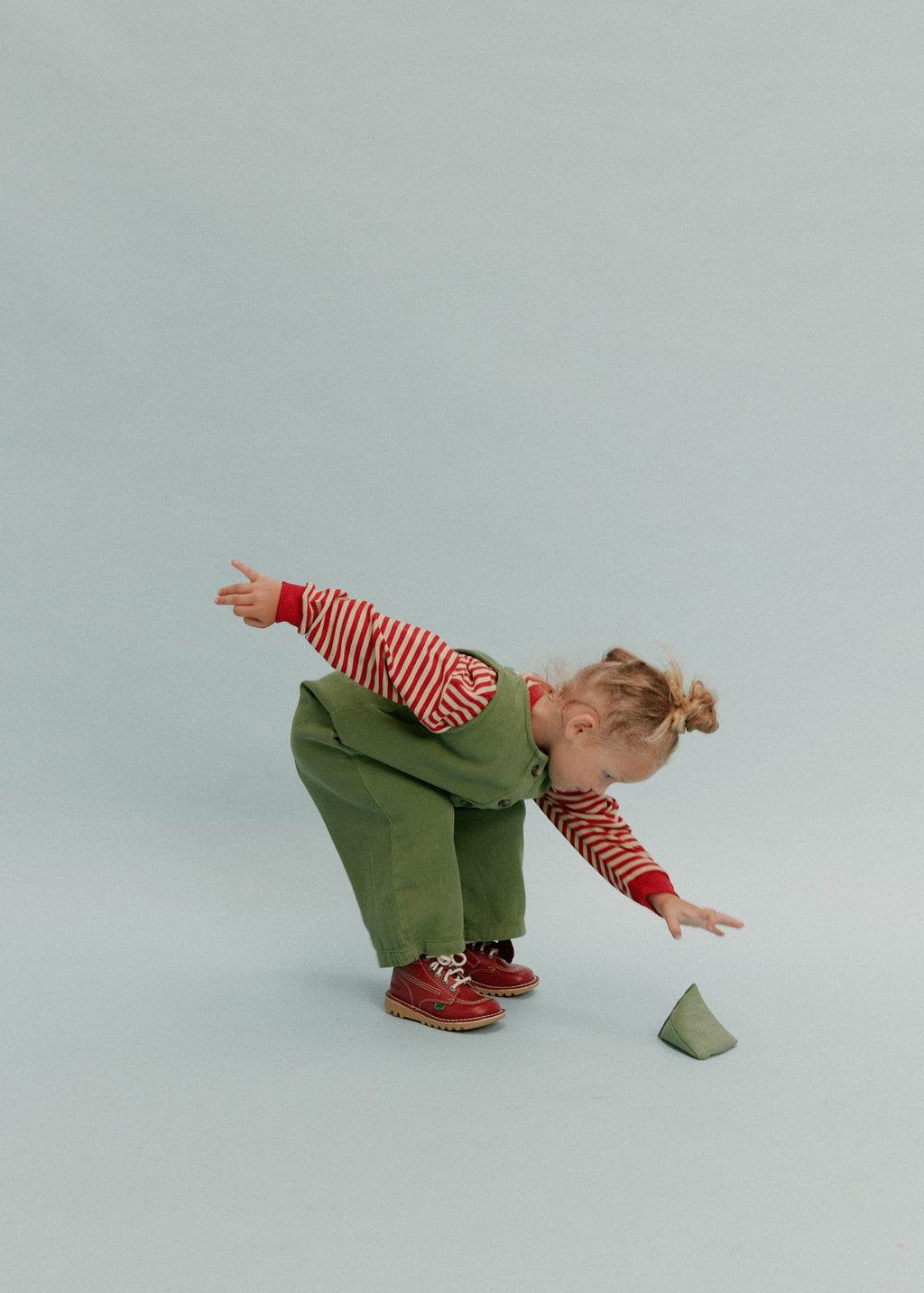 Claude & Co Cali pickle green overall for kids, organic cotton – image 3