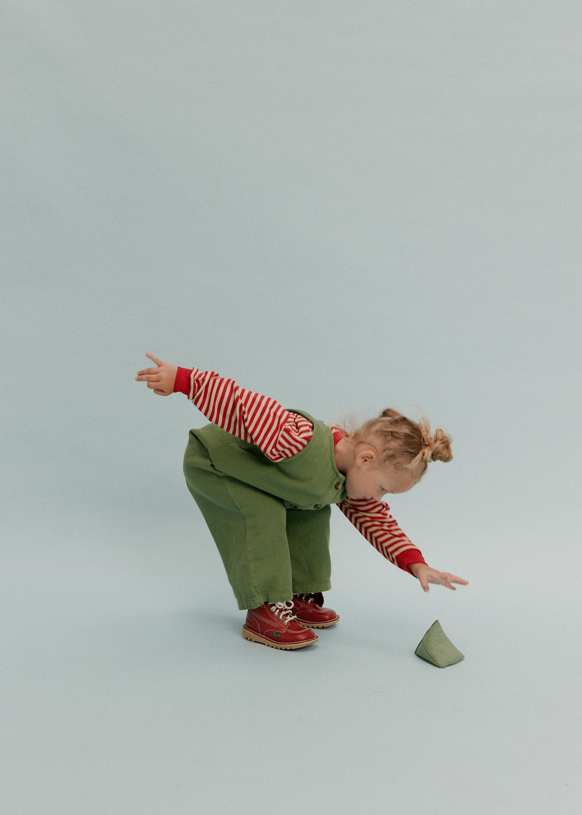 Claude & Co Cali pickle green overall for kids, organic cotton – image 3