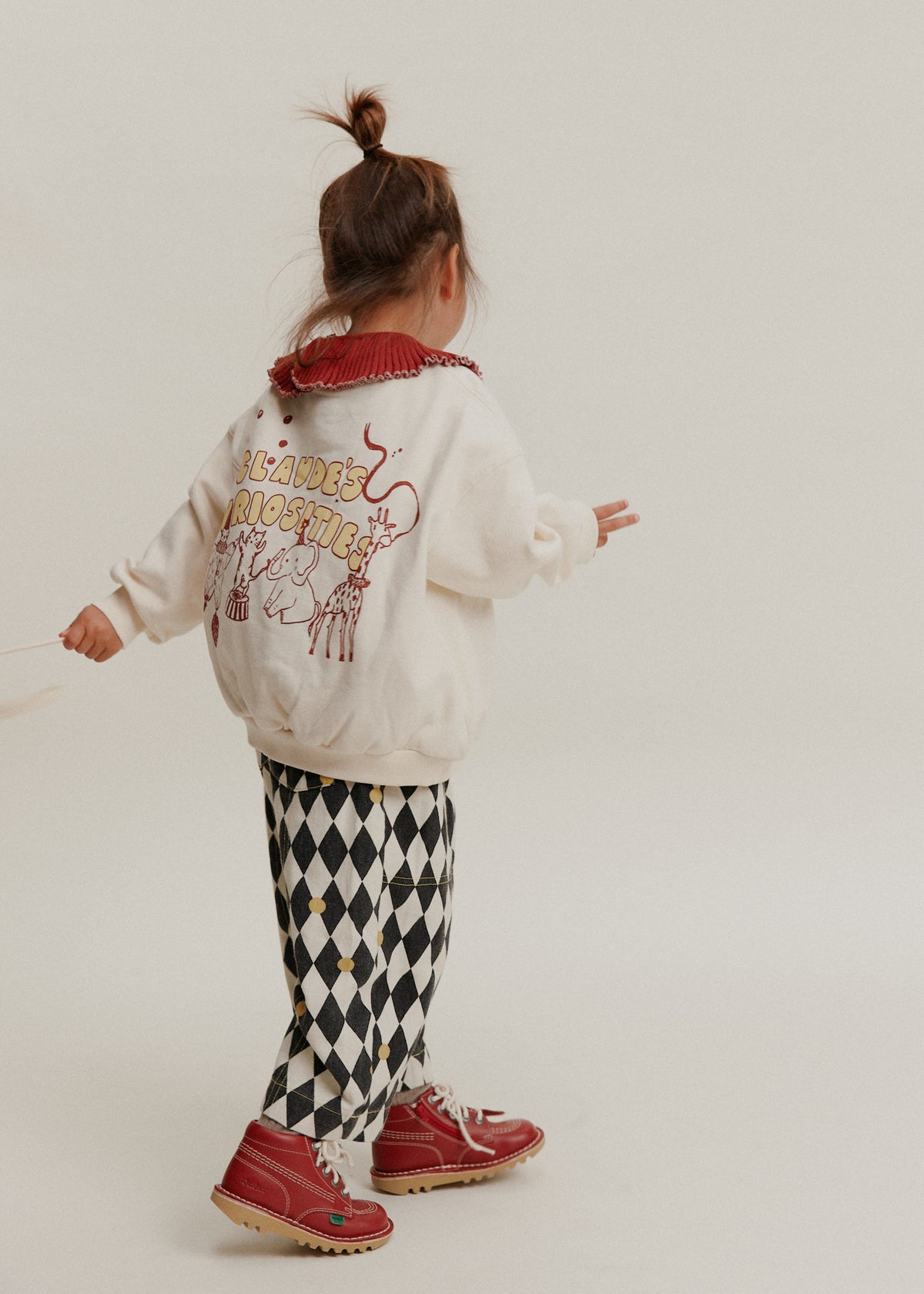 Claude & Co Carner Claude's Curiosities circus print sweater for kids – image 2
