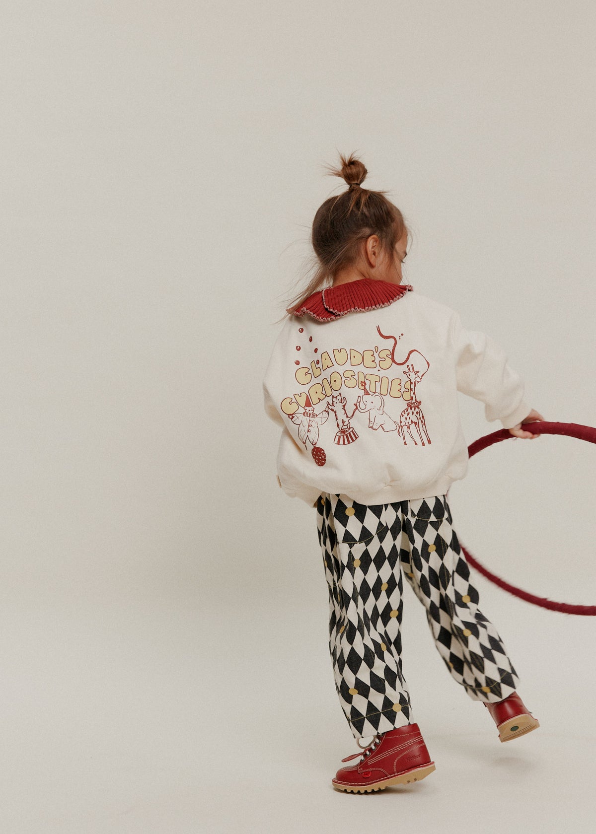 Claude & Co Carner Claude's Curiosities circus print sweater for kids – image 4